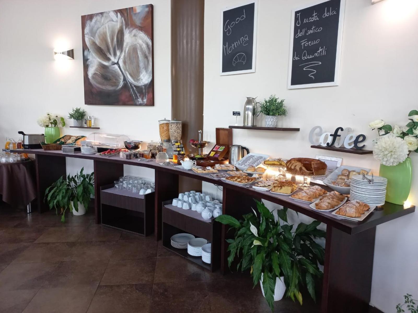 Life Sport Hotel Ментана Экстерьер фото