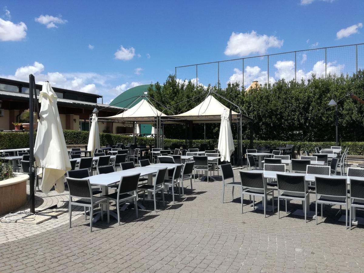 Life Sport Hotel Ментана Экстерьер фото