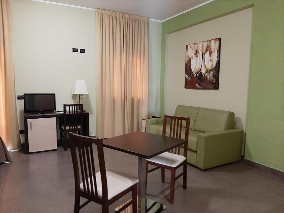 Life Sport Hotel Ментана Экстерьер фото